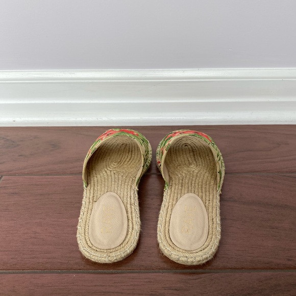 RAYE Flower Print Espadrille Sandals - Picture 4 of 5